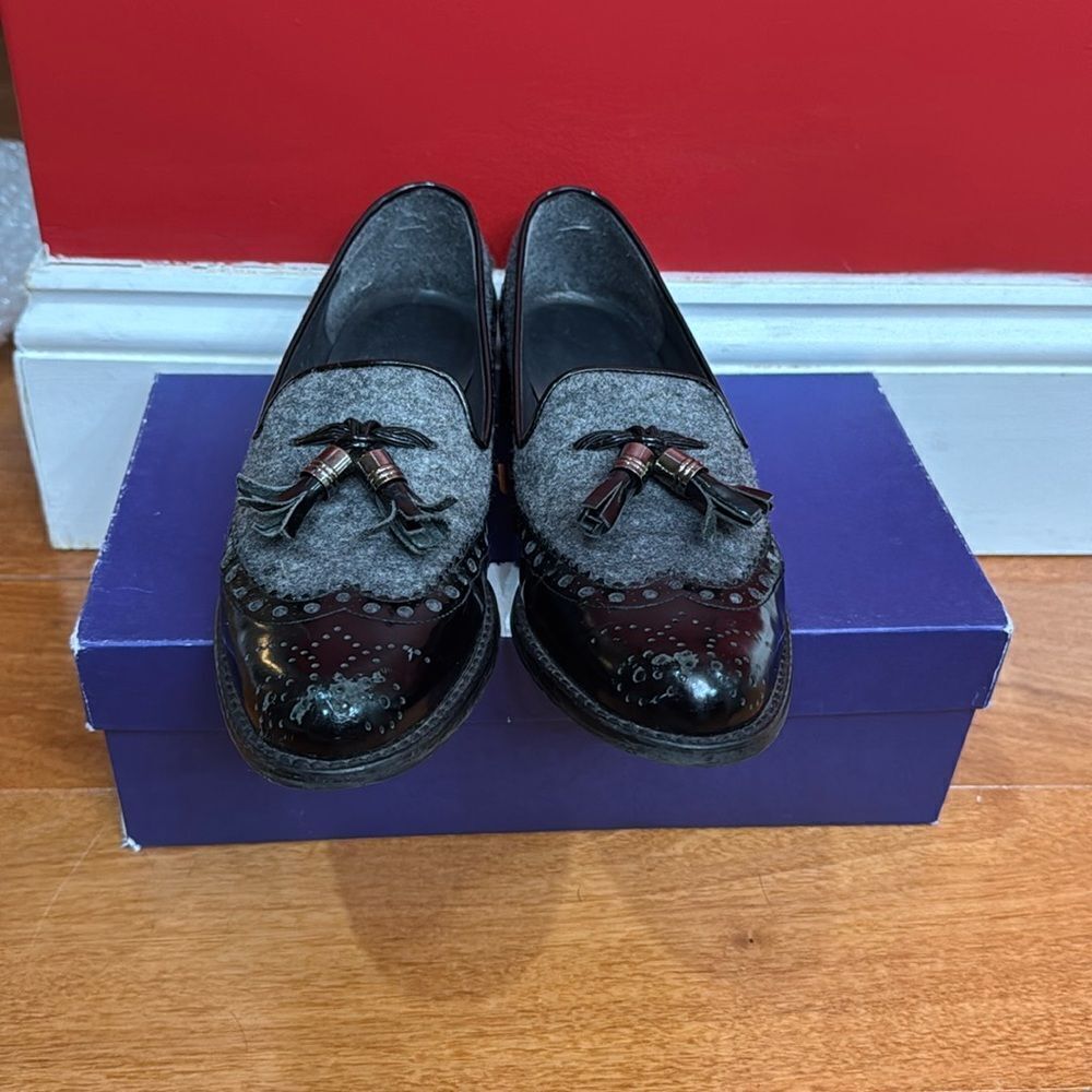 Stuart‎ Weitzman "Chap" Black Patent Leather and Grey Flannel Tassel Loafers 6.5